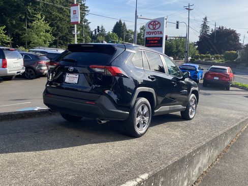 Certified 2025 Toyota RAV4 XLE FWD image 9