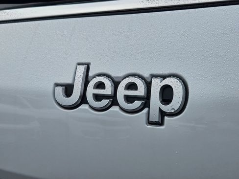 New 2025 Jeep Grand Cherokee L Limited w/ Trailer Tow Package AWD/4WD image 32