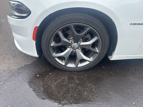 Used 2015 Dodge Charger R/T w/ Plus Group RWD image 17