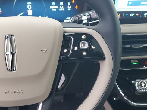 New 2026 Lincoln Corsair Premiere image 18