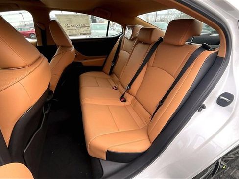 New 2025 Lexus ES 350 w/ Premium Package image 10