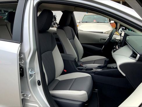 Used 2026 Toyota Corolla LE image 9