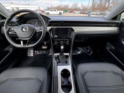 Used 2022 Volkswagen Passat 2.0T SE image 15
