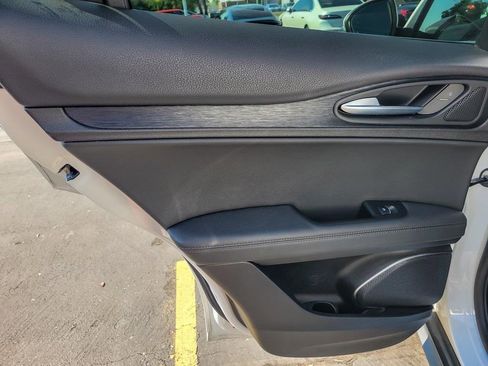 Used 2022 Alfa Romeo Stelvio Sprint image 17