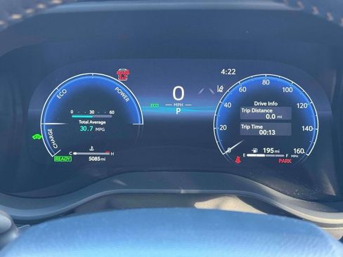 Used 2025 Toyota Sienna XLE Woodland Edition image 25