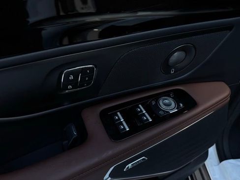 New 2026 Lincoln Nautilus Reserve w/ Jet Appearance Package AWD/4WD image 14