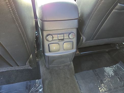 Used 2018 Ford Explorer Limited image 17