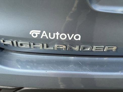 Used 2022 Toyota Highlander XLE image 13