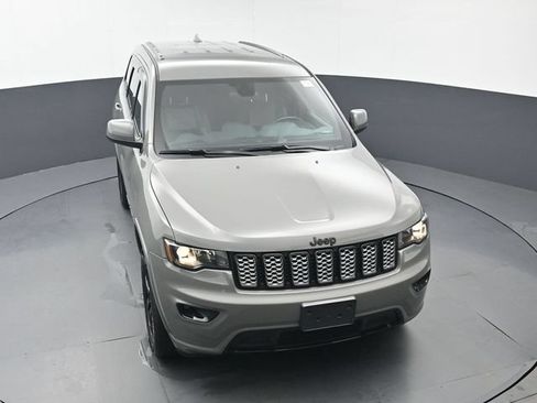 Used 2021 Jeep Grand Cherokee Laredo X AWD/4WD image 41