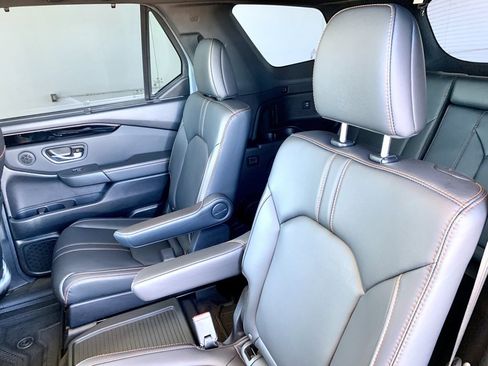 Used 2025 Honda Pilot TrailSport image 20