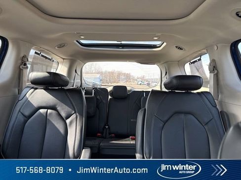 Used 2020 Chrysler Pacifica Limited image 12