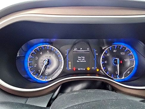 Used 2023 Chrysler Voyager LX FWD image 6