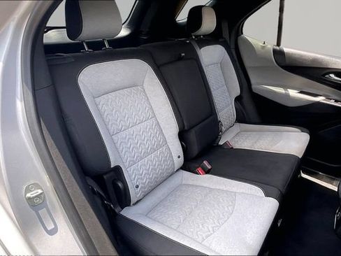 Used 2022 Chevrolet Equinox LT FWD image 17