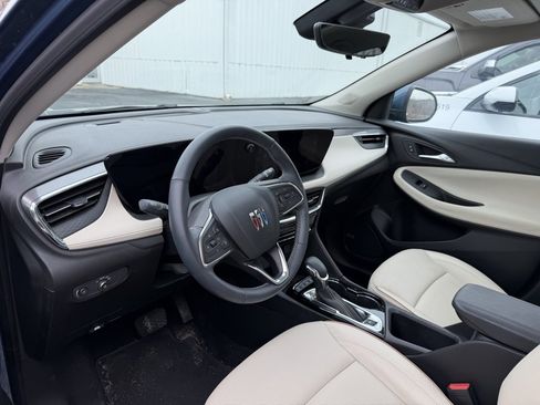 Used 2025 Buick Encore GX Avenir w/ Avenir Technology Package image 7
