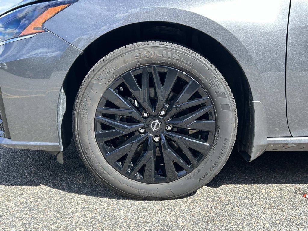 Certified 2025 Nissan Altima 2.5 SV w/ SV Special Edition Package AWD/4WD image 9