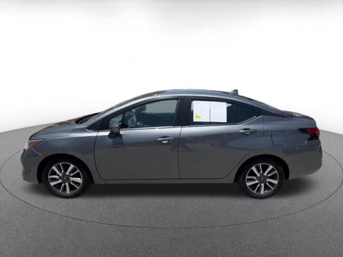 Used 2025 Nissan Versa SV FWD image 9