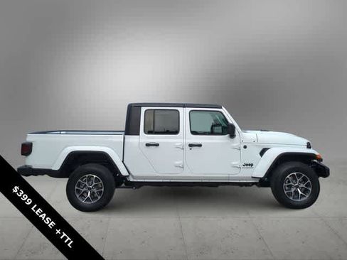 New 2025 Jeep Gladiator Sport image 9