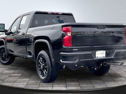 Used 2025 Chevrolet Silverado 2500 Custom w/ Custom Value Package image 13
