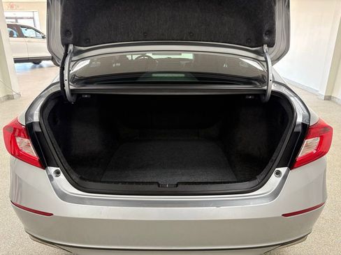 Used 2018 Honda Accord EX-L image 10