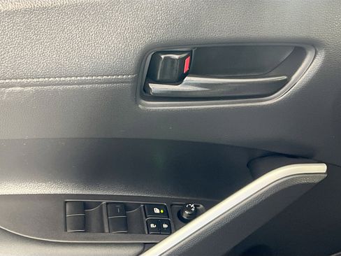 Used 2024 Toyota Corolla Cross LE image 16