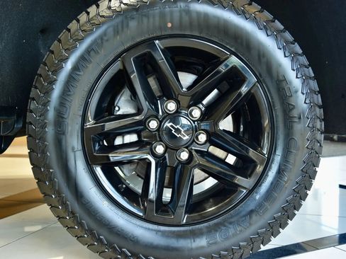 Used 2021 Chevrolet Silverado 1500 Custom Trail Boss w/ Safety Confidence Package AWD/4WD image 10