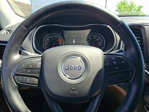 Used 2020 Jeep Cherokee Trailhawk w/ Cold Weather Group AWD/4WD image 19