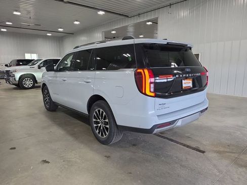 Used 2025 Ford Expedition Platinum AWD/4WD image 6