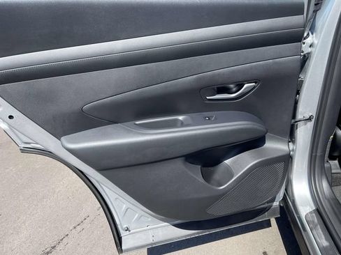 Certified 2025 Hyundai Tucson SE FWD image 18