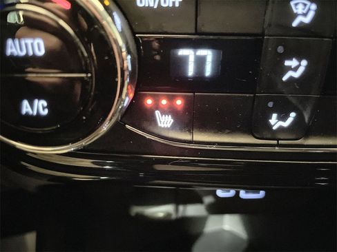 Used 2024 Chevrolet Trax ACTIV w/ Driver Confidence Package image 32