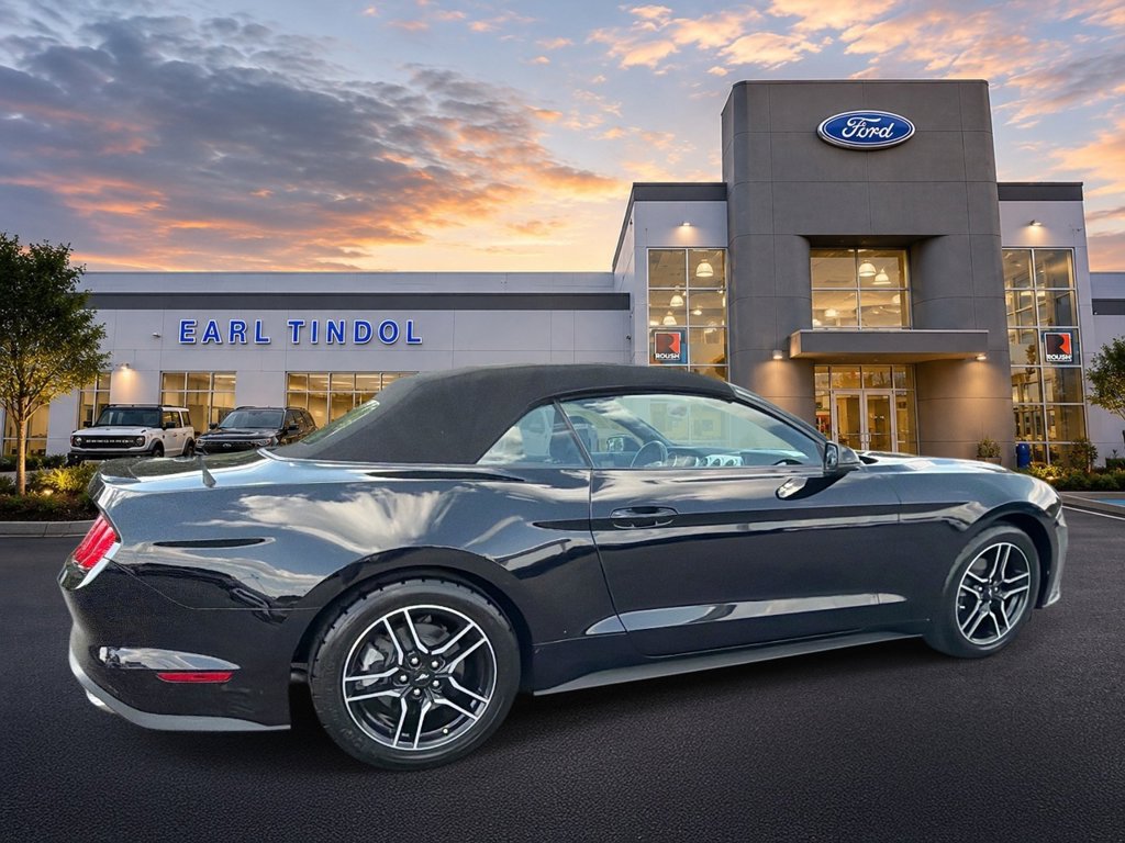 Used 2020 Ford Mustang Premium RWD image 8