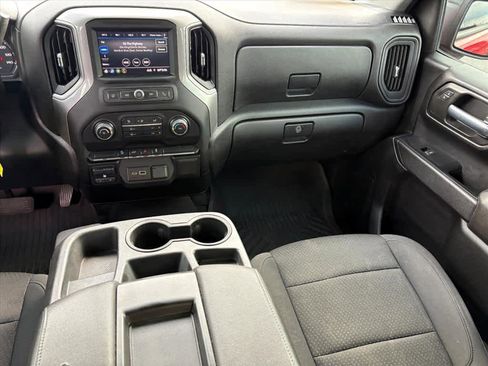 Used 2021 Chevrolet Silverado 1500 Custom Trail Boss w/ LPO, Dark Essentials Package image 5