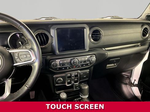 Used 2022 Jeep Wrangler Unlimited Sahara AWD/4WD image 9
