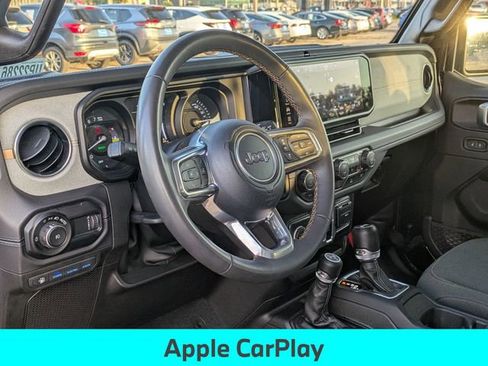 Used 2024 Jeep Wrangler Unlimited Sahara image 14