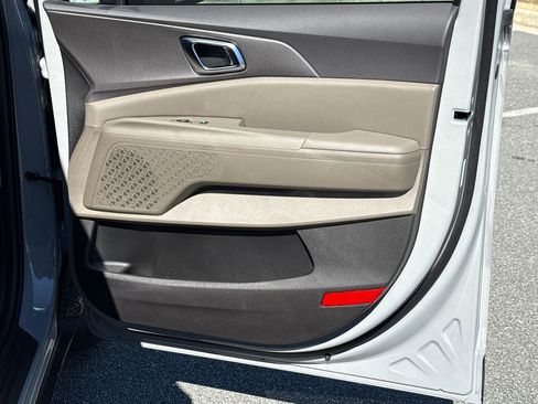 New 2026 Kia Carnival EX image 14