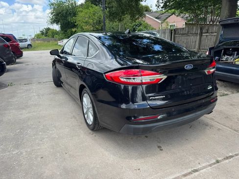 Used 2019 Ford Fusion SE FWD image 8