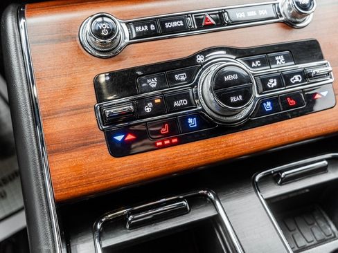 Used 2021 Lincoln Aviator Reserve w/ Equipment Group 202A image 9