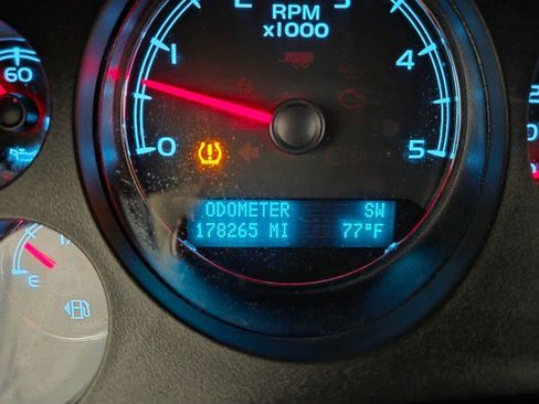 Used 2011 GMC Sierra 2500 SLT w/ SLT Convenience Package image 45