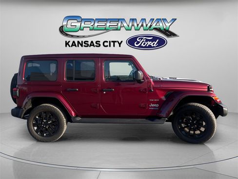 Used 2021 Jeep Wrangler Unlimited Sahara w/ Cold Weather Group image 9
