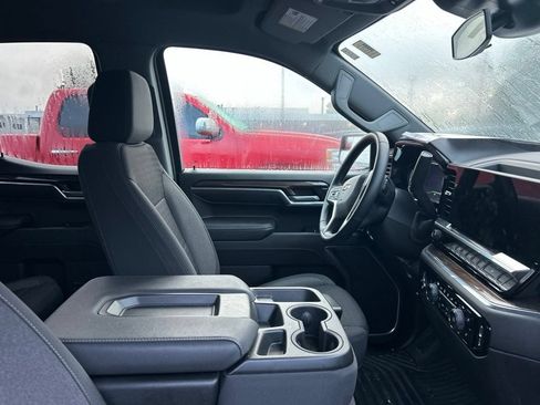Used 2024 Chevrolet Silverado 1500 LT AWD/4WD image 11