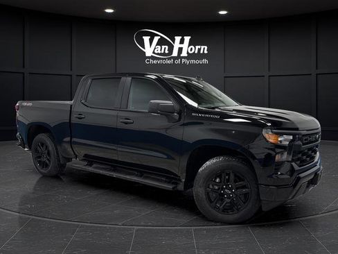 Used 2025 Chevrolet Silverado 1500 Custom image 1