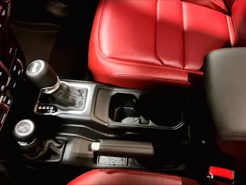 Used 2024 Jeep Wrangler Unlimited Rubicon 392 image 17