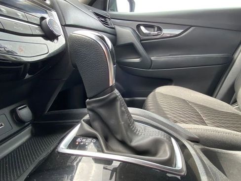 Used 2020 Nissan Rogue S AWD/4WD image 26