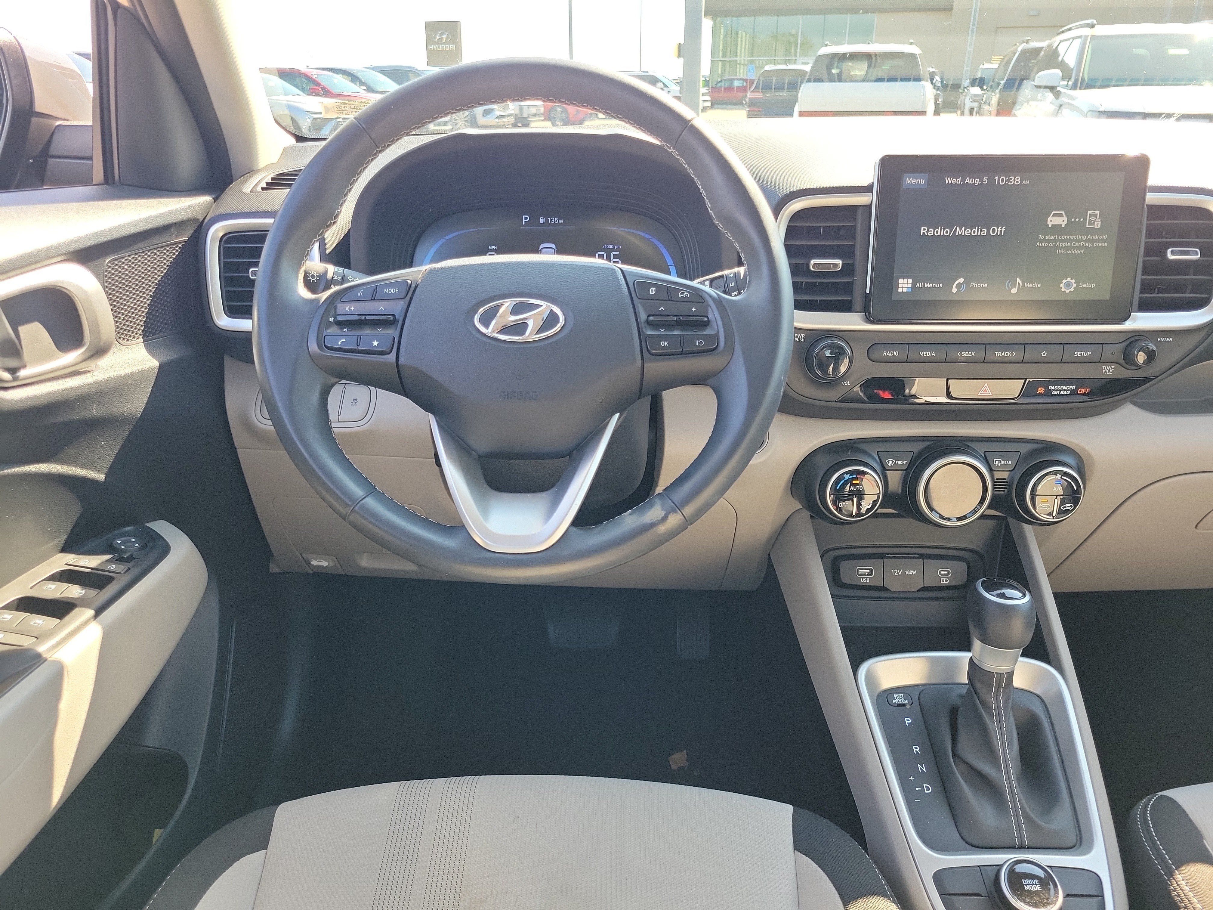 Used 2024 Hyundai Venue SEL FWD image 10