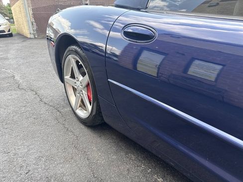 Used 2004 Chevrolet Corvette Convertible w/ Preferred Equipment Group RWD image 15