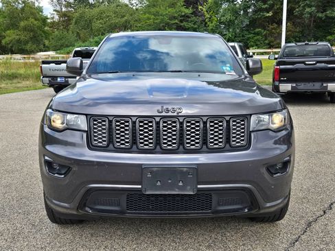 Used 2021 Jeep Grand Cherokee Laredo X AWD/4WD image 9