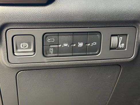 Used 2025 GMC Hummer EV 3X image 28