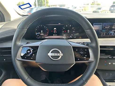 Used 2025 Nissan Murano SV AWD/4WD image 21
