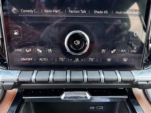 Used 2025 GMC Yukon Denali image 19