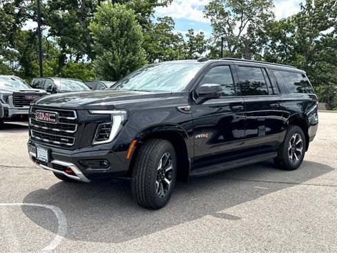 New 2026 GMC Yukon XL AT4 w/ LPO, Floor Liner Package AWD/4WD image 4
