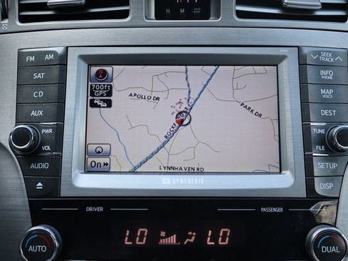 Used 2011 Toyota Avalon Limited FWD image 9